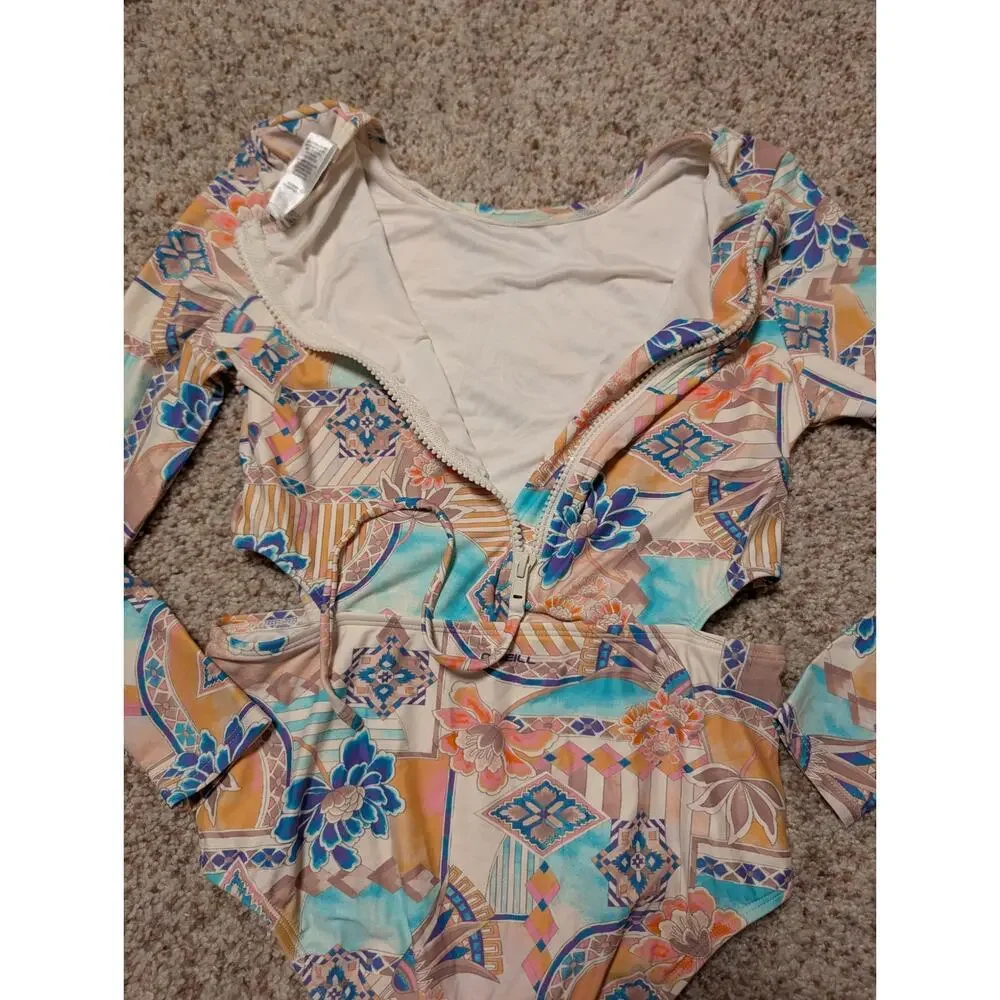 O'NEILL Floral long sleeve, cut out girls one piece swim suit, size 14, surf